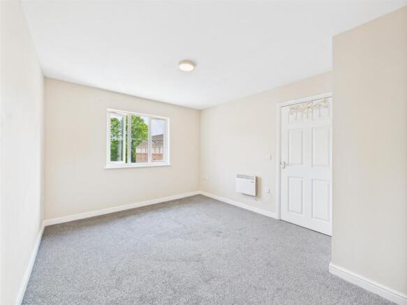 2 bed Flat for sale Image 6