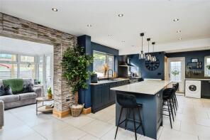 Brondeg Lodge, Brondeg Lane, Alltwen, Swansea SA8 3AE