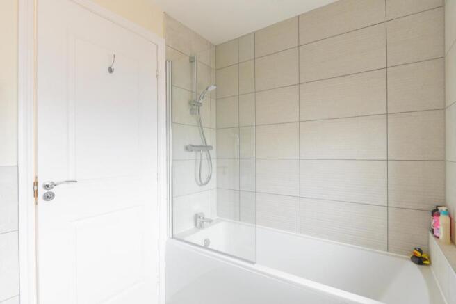 EZAELBBUHS60 - Bathroom A.jpg