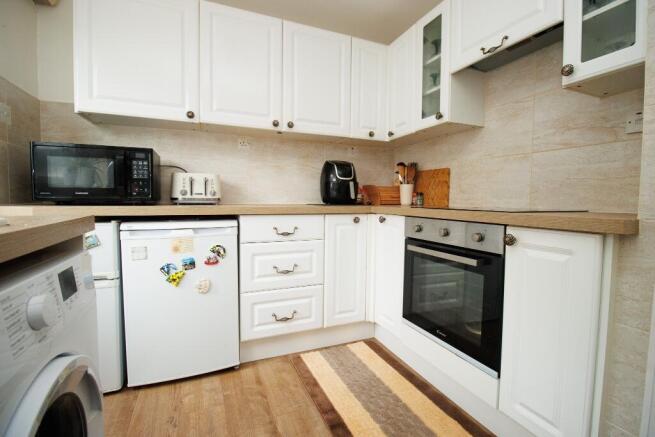 3 bed Semi-Detached Bungalow for sale Image 5