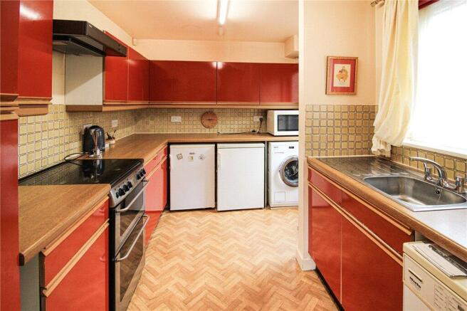 3 bed Semi-Detached for sale Image 4