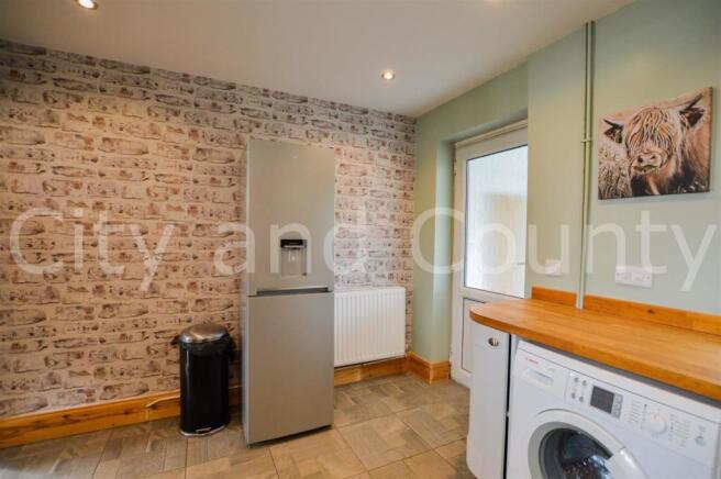 kitchen 2.jpg