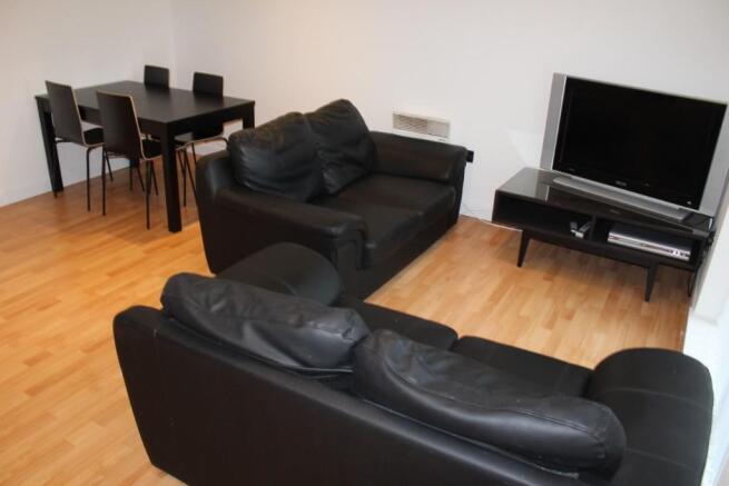 3 bed Flat Share to rent Image 12
