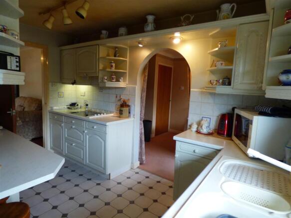KITCHEN/BREAKFAST ROOM