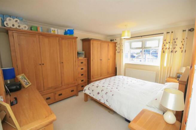 BEDROOM 2