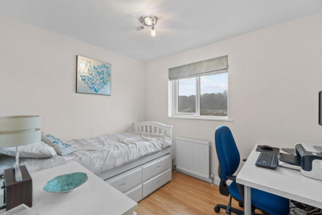 Bedroom 5/Study 