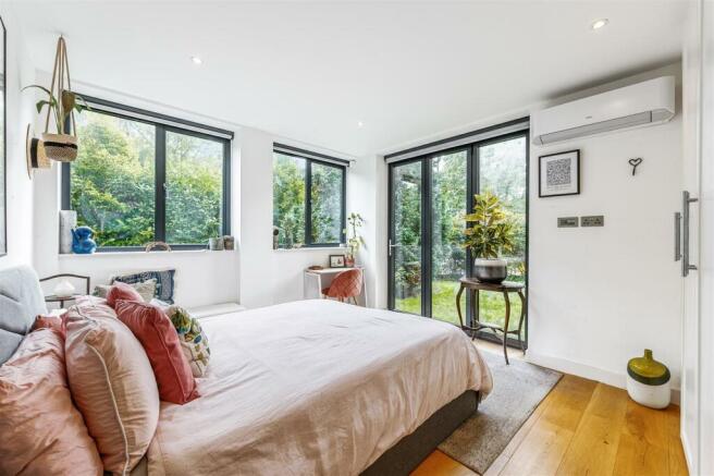 Stoneview Close-11.jpg