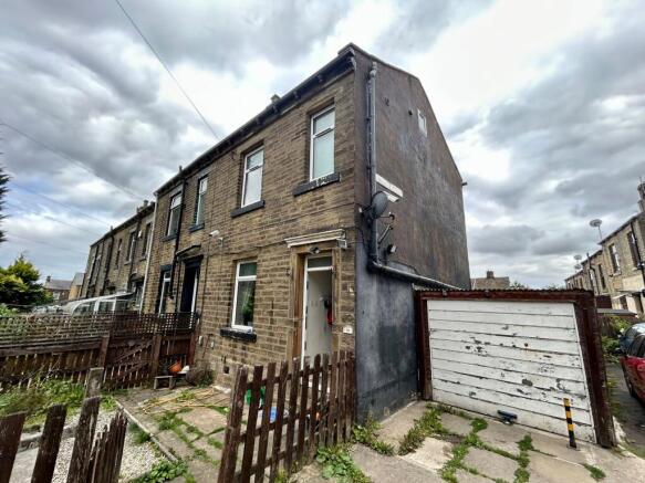 2 bed End of Terrace for sale in halifax