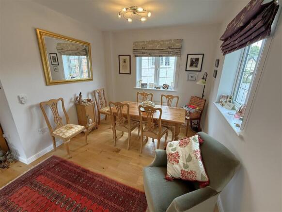 Dining Area.JPG