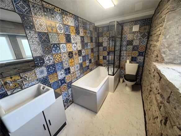 3 bed Semi-Detached to rent Image 9