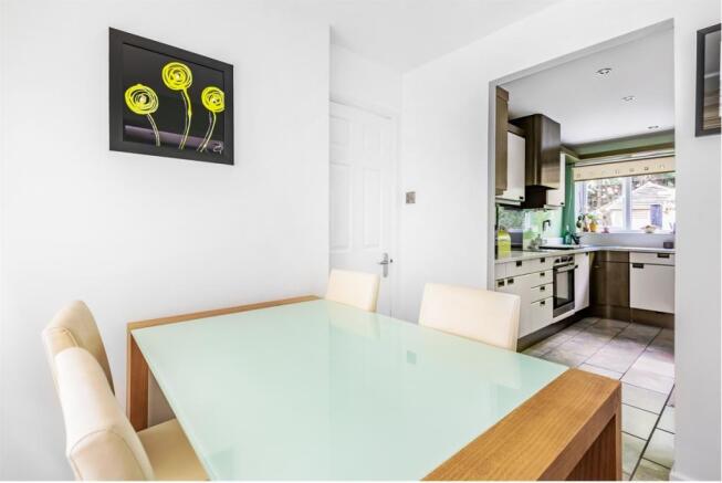 Kitchen/Dining Area