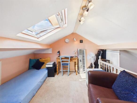 3 bed Terraced for sale Image 11