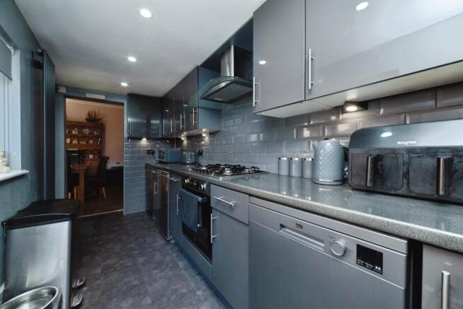 3 bed Terraced for sale Image 7