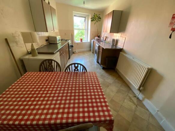 COMMUNAL KITCHEN