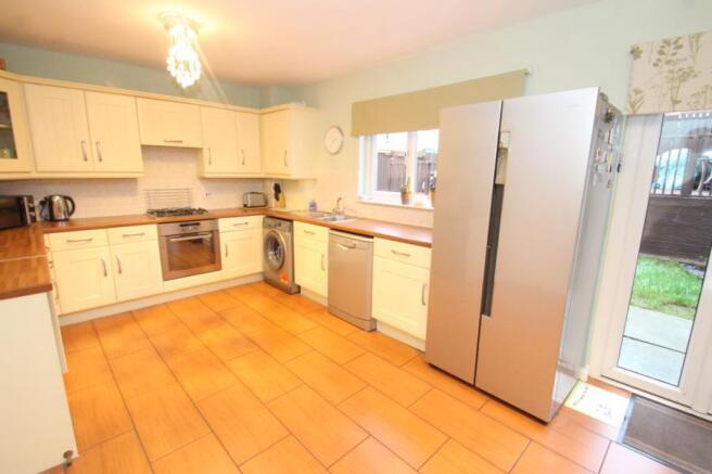 3 - KITCHEN