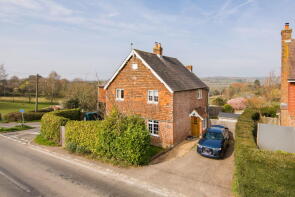 2, Belle Vue Cottages, High Street, Uckfield TN22 5JT
