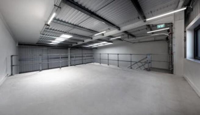 692 Stirling Road 4.jpg