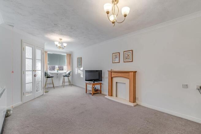 1 bed Retirement Property for sale Image 8