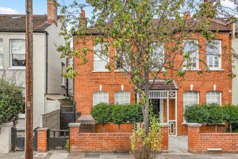 Connaught Avenue, East Sheen