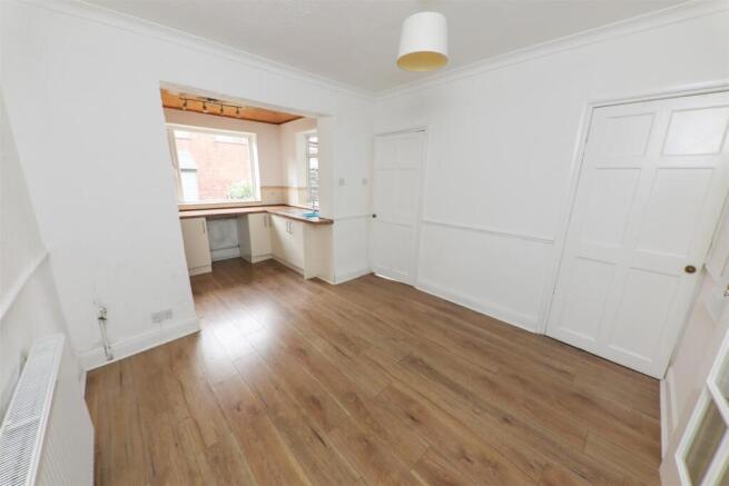 3 bed Semi-Detached for sale Image 3