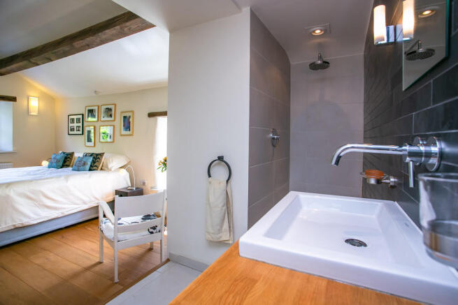 Master Ensuite