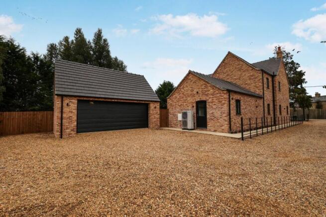 tlc_aa9f29c3-c772-4545-a0e1-e831d797cada_9692d10.j