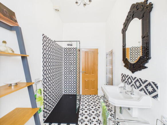 2 bed Apartment for sale Image 8