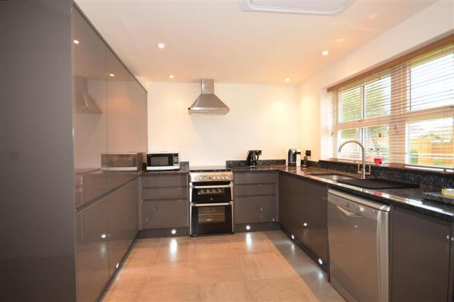 Kitchen/Breakfast Room