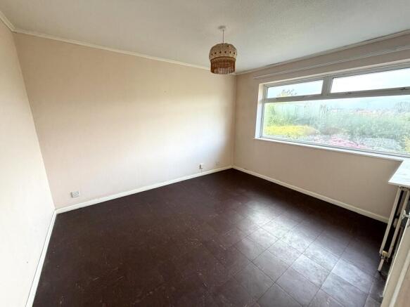Woodbury Way, Axminster photo 4