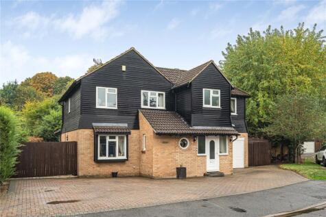 Fenwick Close, Woking, Surrey, GU21