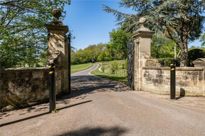 Listed Gate Pillars