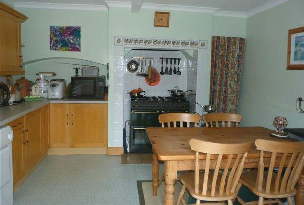 KITCHEN/BREAKFAST RO