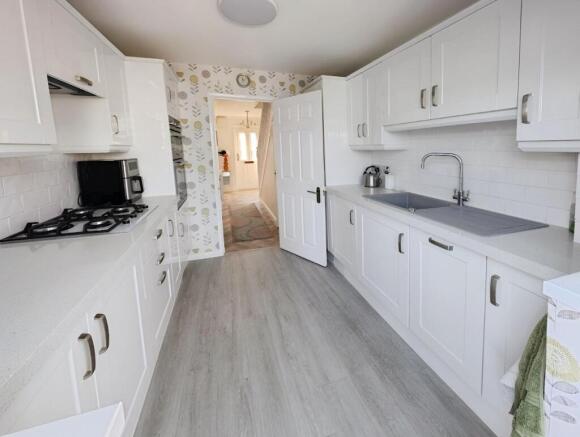e3dd5d98-kitchen.jpg