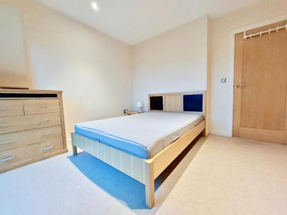 1 bed Apartment to rent Image 7