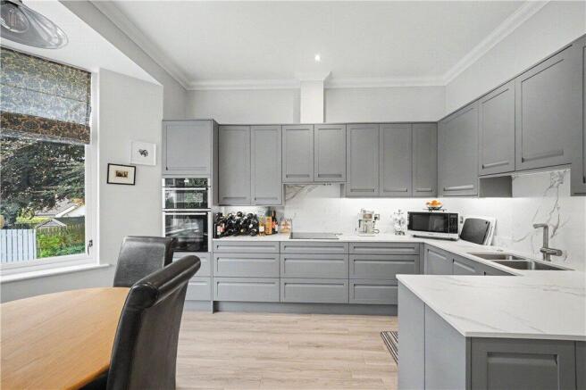 2 bed Apartment for sale Image 4
