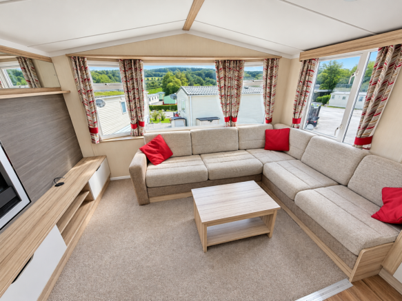 2-bed caravan on Castle View Park, £31,995