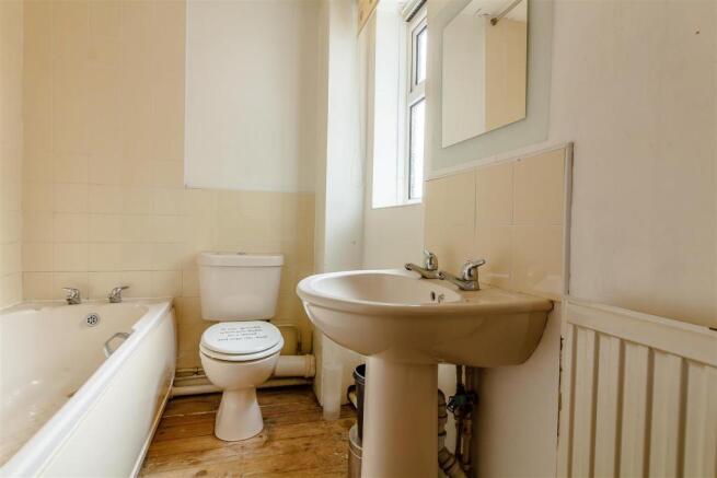 8391524-interior07.jpg