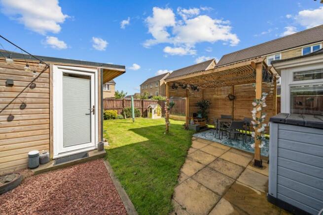 4 bed Detached for sale Image 4