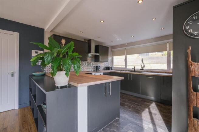 2 bed Bungalow for sale Image 8