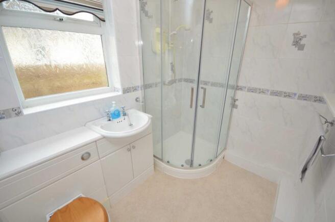 24 Lakelands Close