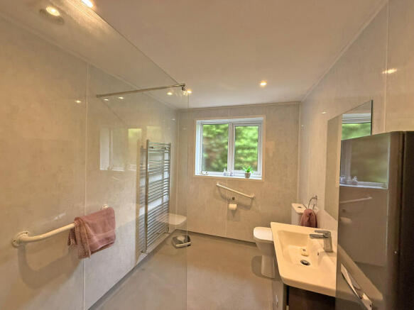 3 bed Detached Bungalow for sale Image 9