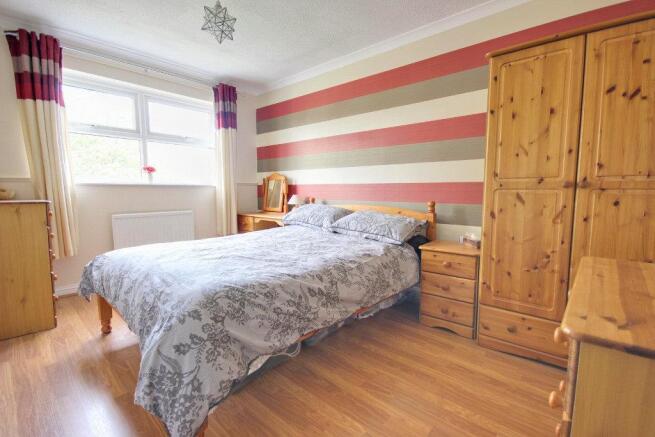 4 bed Detached for sale Image 12