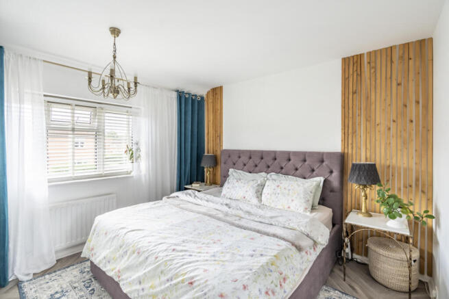 4 bed Semi-Detached for sale Image 12
