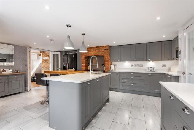 Kitchen-dining room (4).jpg