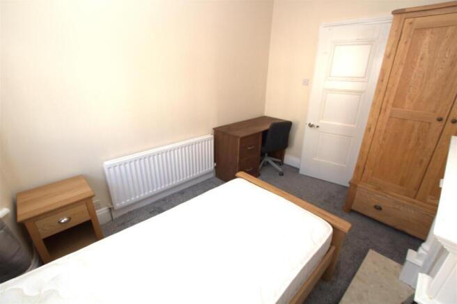 3 bed House to rent Image 9