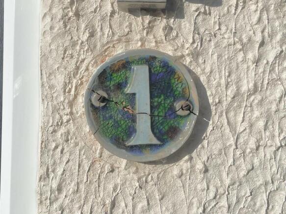 Number plaque