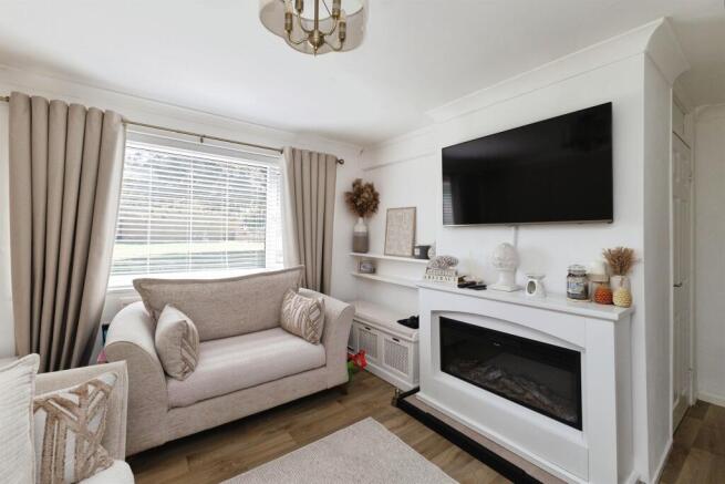 3 bed Terraced for sale Image 6