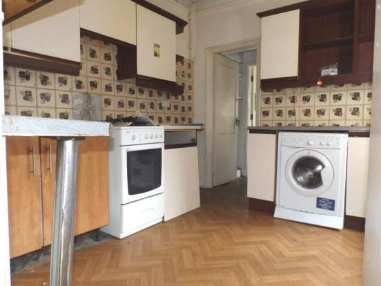 Kitchen: