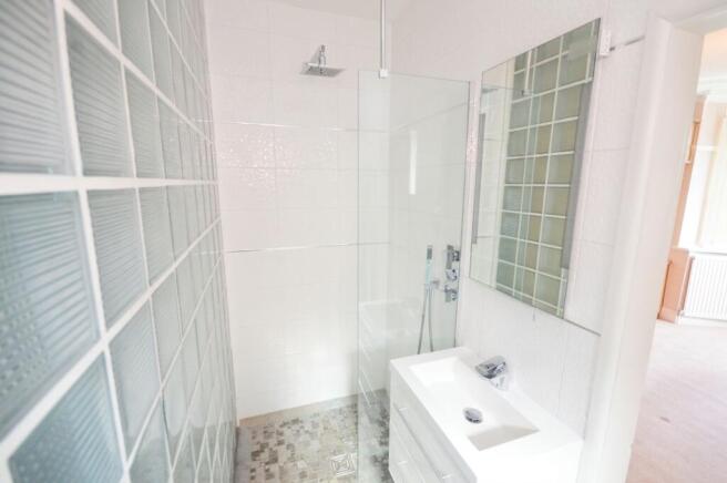 3 bed Not Specified for sale Image 12