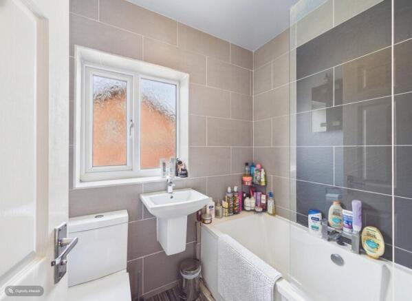 3 bed Semi-Detached for sale Image 7